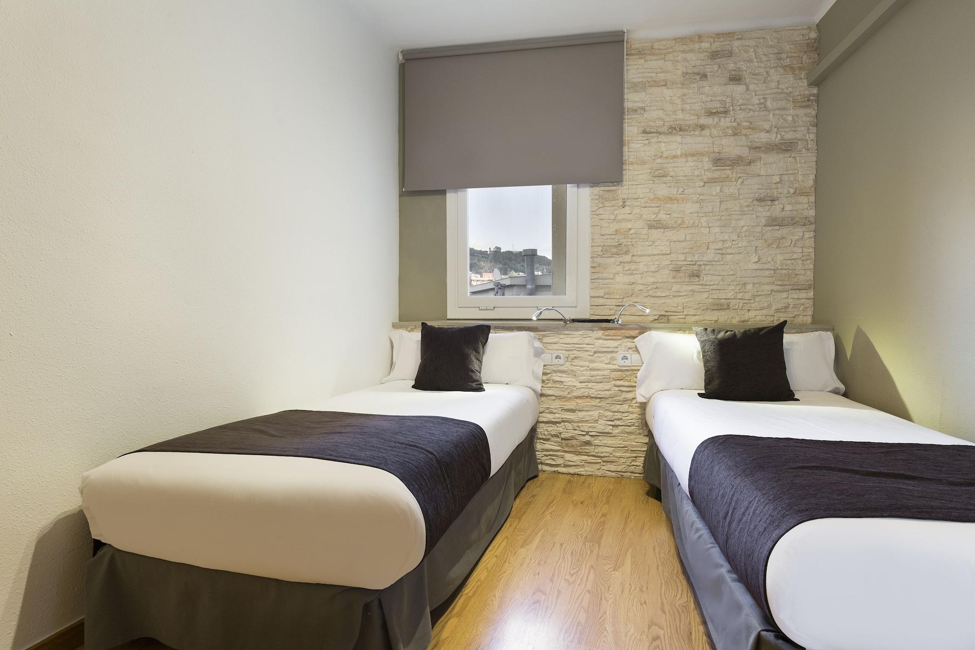 Travessera 2* Barcellona